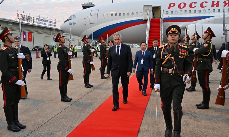 Сергей Шойгу прибыл с визитом в Лаос