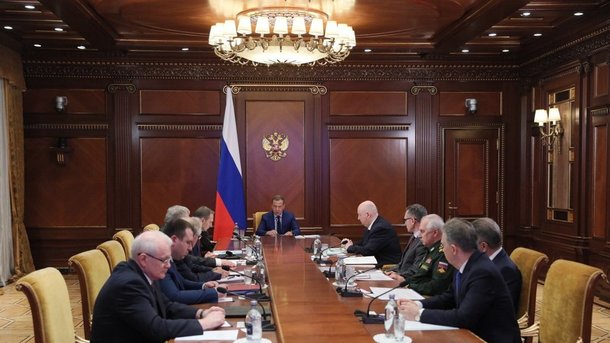 Заместитель Председателя Совета Безопасности Российской Федерации Дмитрий Медведев провел совещание по вопросам доукомплектования Вооруженных Сил Российской Федерации военнослужащими по контракту