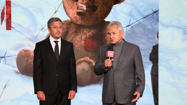 Сергей Шойгу посетил мероприятия и выставки Международного фестиваля «Народы России и СНГ» в Национальном центре «Россия»