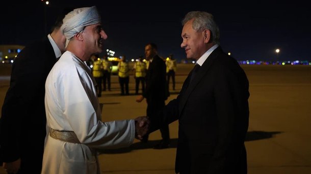 Секретарь Совета Безопасности России Сергей Шойгу прибыл в Оман, где проведет переговоры с высшим руководством Султаната