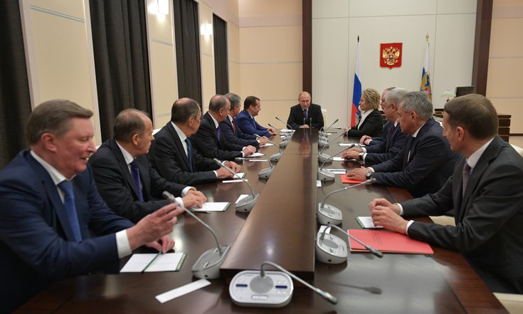 Владимир Путин провёл оперативное совещание с постоянными членами Совета Безопасности