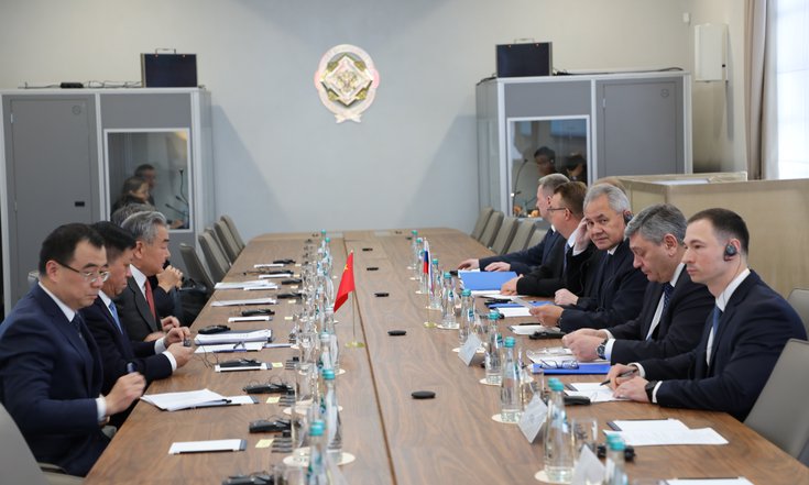 Сергей Шойгу и Ван И провели 20-й раунд российско-китайских консультаций по вопросам стратегической безопасности