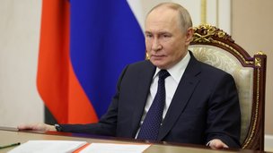 Владимир Путин провёл по видеосвязи оперативное совещание с постоянными членами Совета Безопасности