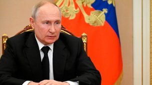 Президент России В.В.Путин в режиме видеоконференции провёл оперативное совещание с постоянными членами Совета Безопасности