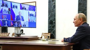 Глава государства в режиме видеоконференции провёл оперативное совещание с постоянными членами Совета Безопасности
