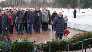 В Санкт-Петербурге Секретарь Совета Безопасности  России Николай Патрушев возложил венок и цветы на Пискаревском мемориальном  кладбище Санкт-Петербурга