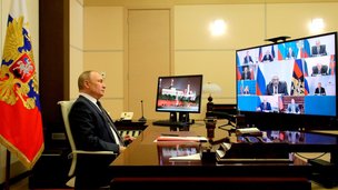 Глава государства В.В.Путин  в режиме видеоконференции провёл оперативное совещание с постоянными членами Совета Безопасности